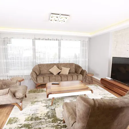 Lovely Flat With Shared Pool And Balcony In Mudanya Apartment *