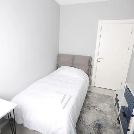 Lovely Flat With Shared Pool And Balcony In Mudanya Apartment Bursa