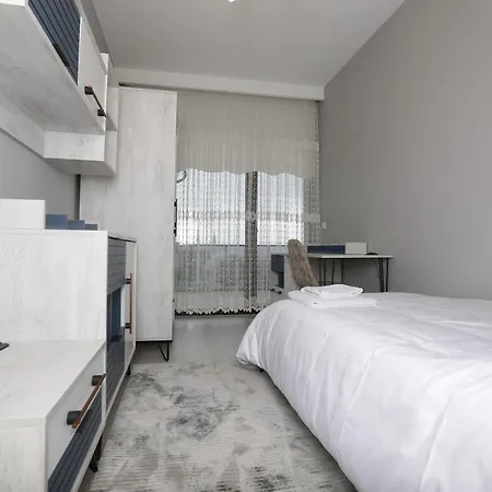 Lovely Flat With Shared Pool And Balcony In Mudanya Apartment Bursa
